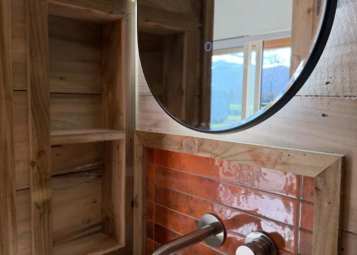 Lodge Glamping - Ross Road