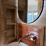 Lodge Glamping - Ross Road